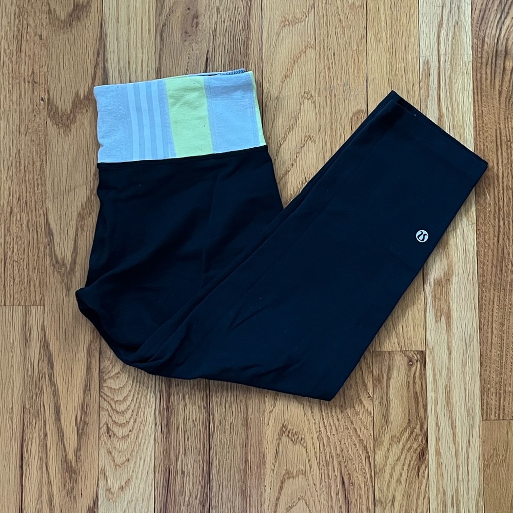 Lululemon groove cropped leggings, size 6